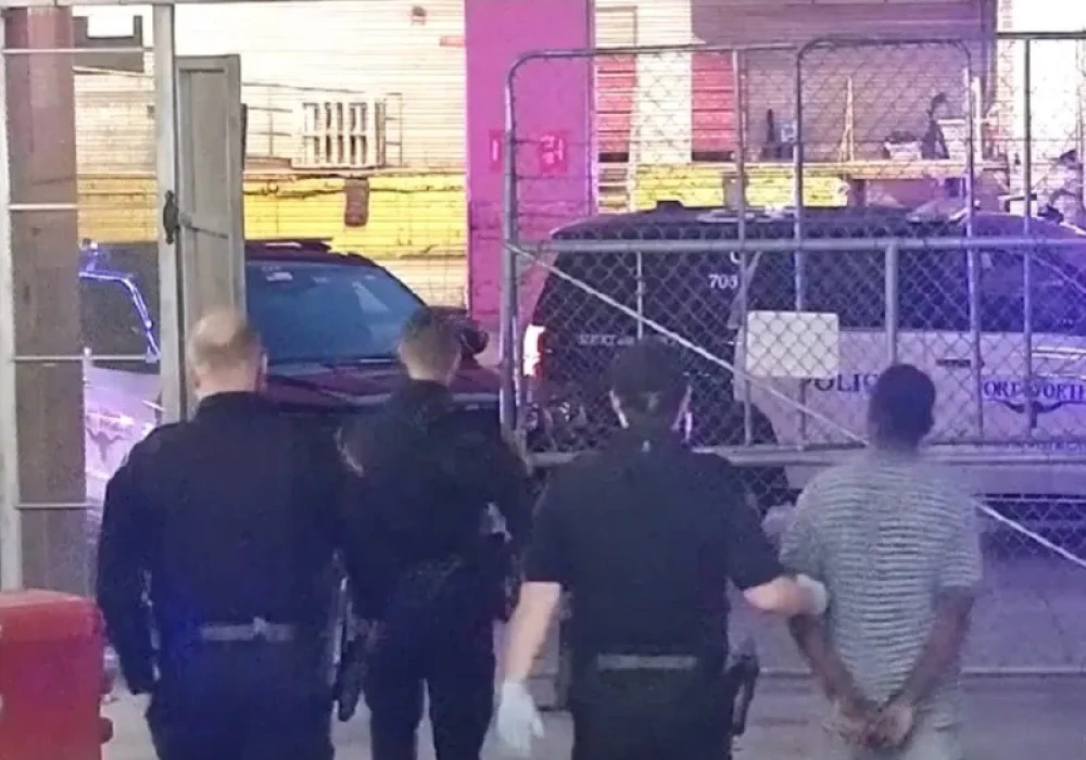 Criminals: Caught On Camera : CH5 Brazen Criminals Caught on Camera – MUCMV